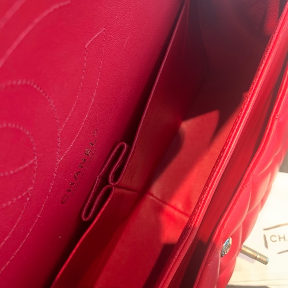 Chanel Classic Jumbo Flap - Picture 5 of 7